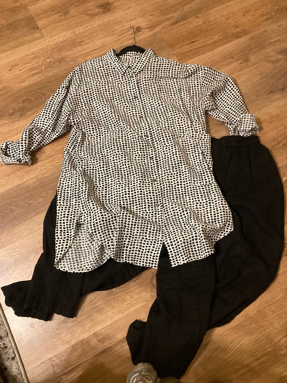 Ayrtight Polka Dot Button-Front Tunic Shirt - Black & White